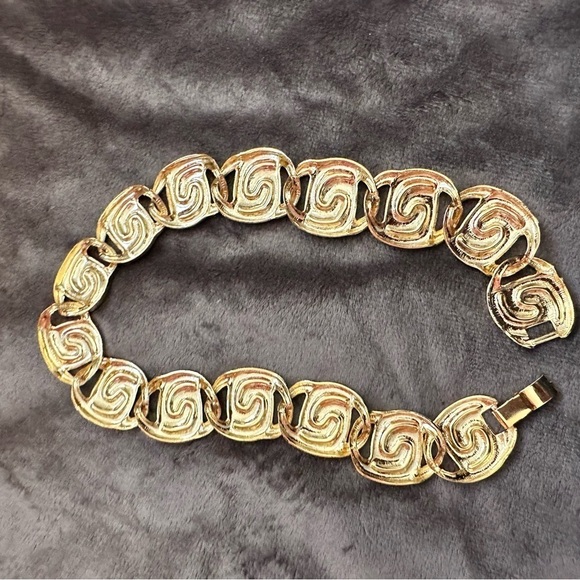 Vintage Chunky Large Statement Gold Tone Red Enamel 4125 W - Picture 5 of 8